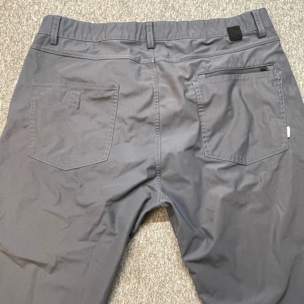 Vuori Meta Pant Mens 35x30 Charcoal Grey Technical Stretch 5-Pocket Trousers